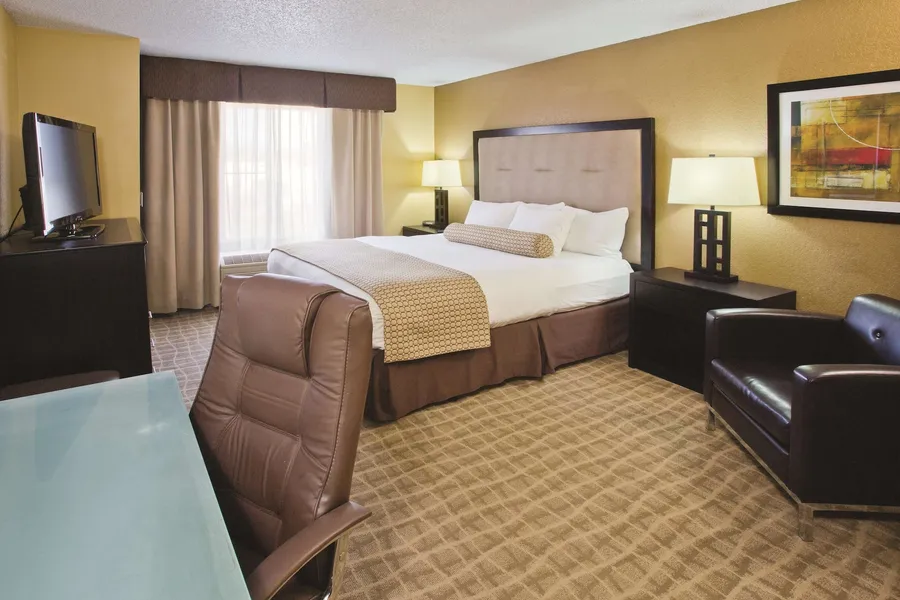 La Quinta Inn & Suites by Wyndham Hot Springs hotel detail image 6