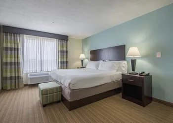 Holiday Inn Express Dandridge by IHG hotel thumbnail 3