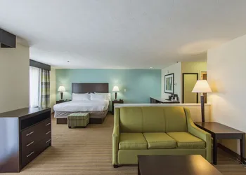 Holiday Inn Express Dandridge by IHG hotel thumbnail 5