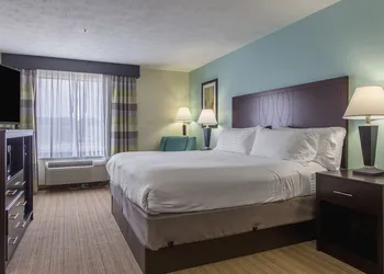 Holiday Inn Express Dandridge by IHG hotel thumbnail 7