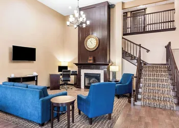 Comfort Inn & Suites Heath - Newark South hotel thumbnail 3