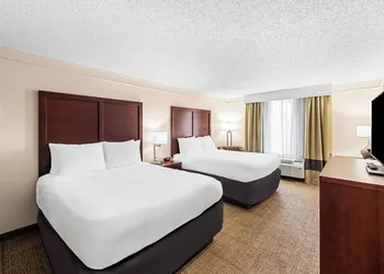 Comfort Inn & Suites Heath - Newark South hotel thumbnail 6