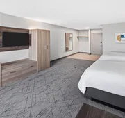 Holiday Inn Express Hotel & Suites Chicago-Algonquin by IHG hotel detail image 7