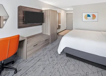 Holiday Inn Express Hotel & Suites Chicago-Algonquin by IHG hotel thumbnail 8