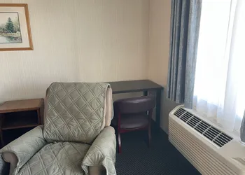 Landmark Inn hotel thumbnail 6