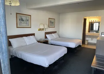 Landmark Inn hotel thumbnail 7