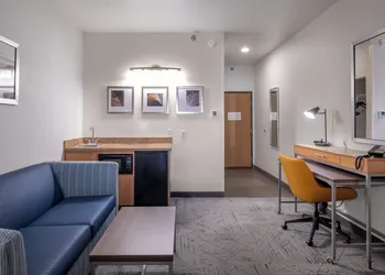 Holiday Inn Express Hotel & Suites Henderson by IHG hotel thumbnail 8