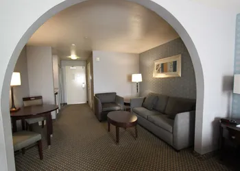 Holiday Inn Express Hotel & Suites Hermosa Beach by IHG hotel thumbnail 7