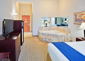 Holiday Inn Express Hotel & Suites Bremen by IHG hotel thumbnail 3