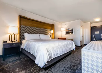 Holiday Inn Grand Haven-Spring Lake by IHG hotel thumbnail 2