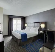 Holiday Inn Express Hotel & Suites Meadowlands Area by IHG hotel detail image 4
