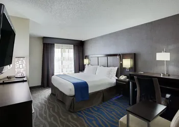 Holiday Inn Express Hotel & Suites Meadowlands Area by IHG hotel thumbnail 4