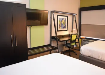 Holiday Inn Express Venice by IHG hotel thumbnail 7