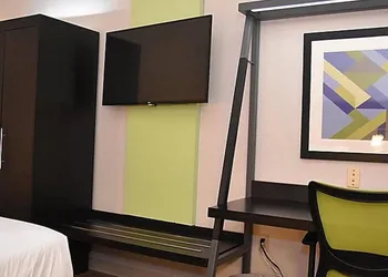 Holiday Inn Express Venice by IHG hotel thumbnail 8