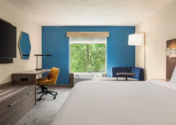 Holiday Inn Express & Suites Hagerstown by IHG hotel thumbnail 4