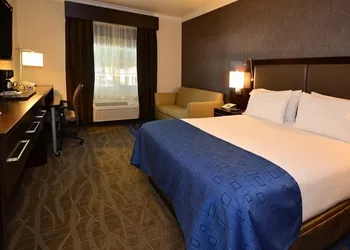 Holiday Inn Express & Suites Santa Clara by IHG hotel thumbnail 5
