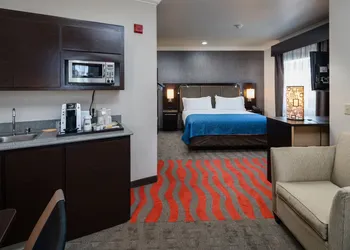 Holiday Inn Express & Suites Santa Clara by IHG hotel thumbnail 8
