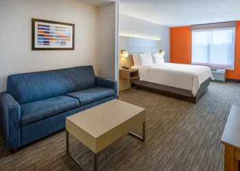 Holiday Inn Express Hotel & Suites Salisbury - Delmar by IHG hotel thumbnail 3