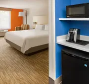 Holiday Inn Express Hotel & Suites Salisbury - Delmar by IHG hotel detail image 4