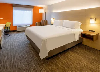 Holiday Inn Express Hotel & Suites Salisbury - Delmar by IHG hotel thumbnail 6