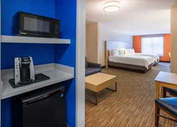 Holiday Inn Express Hotel & Suites Salisbury - Delmar by IHG hotel thumbnail 8