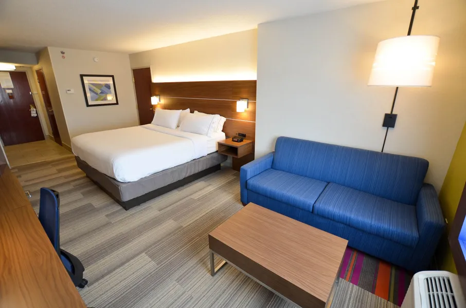 Holiday Inn Express Pittsburgh-Bridgeville by IHG hotel detail image 6