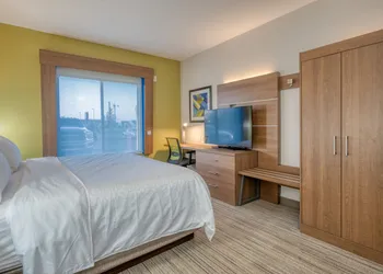Holiday Inn Express Hotel & Suites Greenville by IHG hotel thumbnail 7