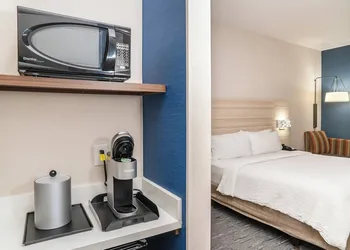 Holiday Inn Express Hotel & Suites San Diego Otay Mesa by IHG hotel thumbnail 5