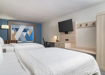 Holiday Inn Express Hotel & Suites San Diego Otay Mesa by IHG hotel thumbnail 7
