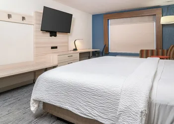Holiday Inn Express Hotel & Suites San Diego Otay Mesa by IHG hotel thumbnail 8