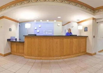 Holiday Inn Express Hotel & Suites Charlotte by IHG hotel thumbnail 2