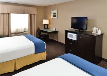 Holiday Inn Express Hotel & Suites Charlotte by IHG hotel thumbnail 4