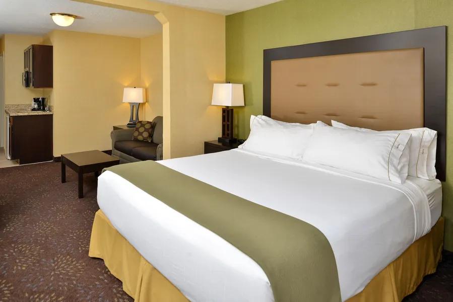 Holiday Inn Express Hotel & Suites Charlotte by IHG hotel detail image 6