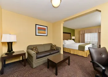 Holiday Inn Express Hotel & Suites Charlotte by IHG hotel thumbnail 7