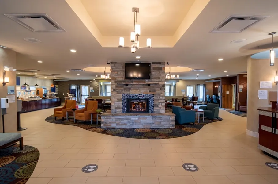 Holiday Inn Express Hotel & Suites Pittsburgh Airport by IHG hotel detail image 2