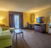 Holiday Inn Express Hotel & Suites Pittsburgh Airport by IHG hotel detail image 5