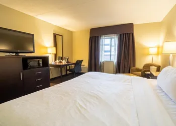 Holiday Inn Express Hotel & Suites Pittsburgh Airport by IHG hotel thumbnail 7