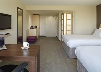 Novotel Montreal Aeroport hotel thumbnail 5