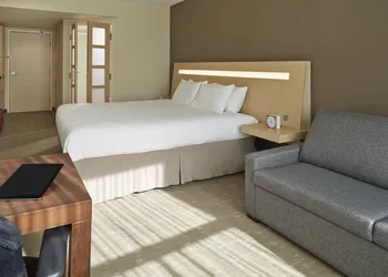 Novotel Montreal Aeroport hotel thumbnail 6