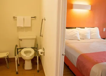 Motel 6 Cookeville, TN hotel thumbnail 7