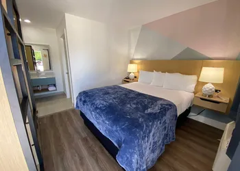 Salt Air Lodge hotel thumbnail 7