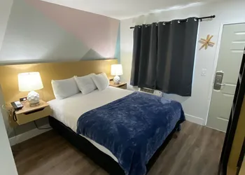Salt Air Lodge hotel thumbnail 8