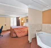 Knights Inn Charleston hotel detail image 7