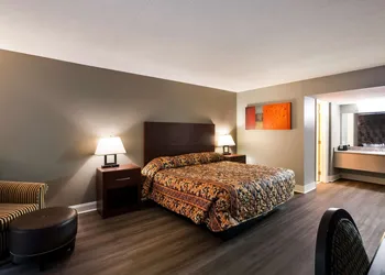 Knights Inn Fayetteville hotel thumbnail 8