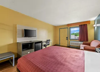 Econo Lodge Charlotte Airport Area hotel thumbnail 8