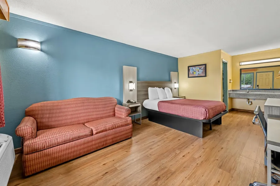 Econo Lodge Charlotte Airport Area hotel detail image 6