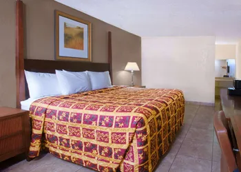 Knights Inn Orlando hotel thumbnail 7