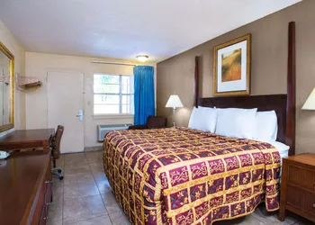 Knights Inn Orlando hotel thumbnail 8