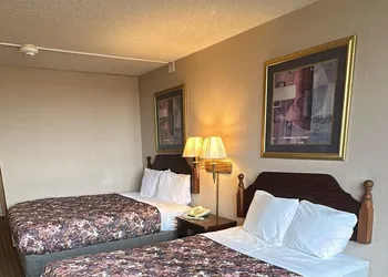 Napoleon Inn & Suits hotel thumbnail 2