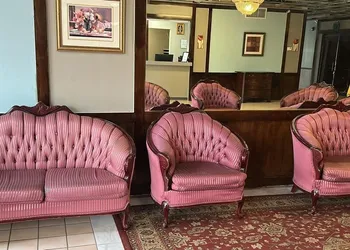 Napoleon Inn & Suits hotel thumbnail 4